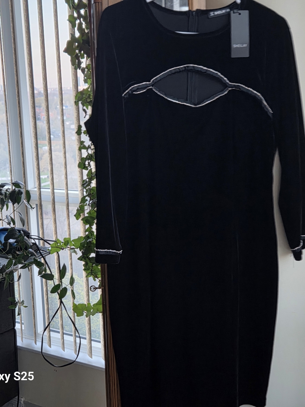 NWT SHEILAY Black Velvet Rhinestone Dress XXL (Fits like 10/12) - Picture 3 of 9
